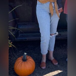 Abercrombie & Fitch High Rise Mom jeans. 29 LONG curve love